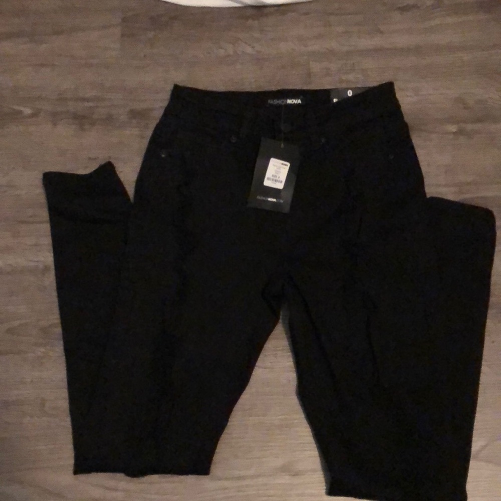 Fashion Nova ripped jeans